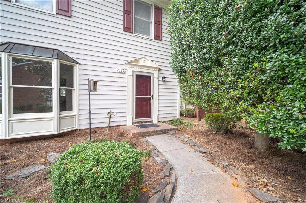 2532 Cottage Place - Photo 1