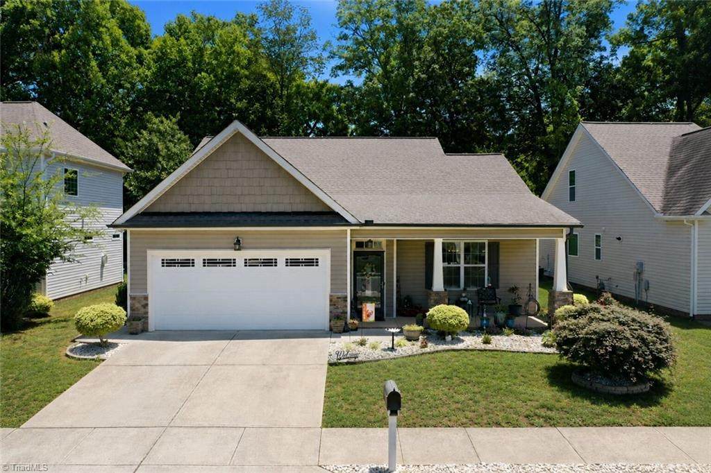1407 Yellow Wood Drive - Photo 1