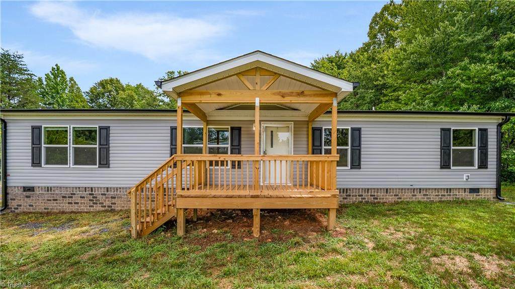 153 Mosley Loop - Photo 1