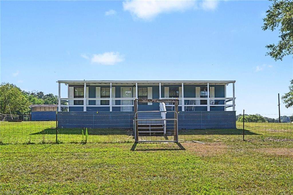 812 Forest Hills School Road - Photo 1