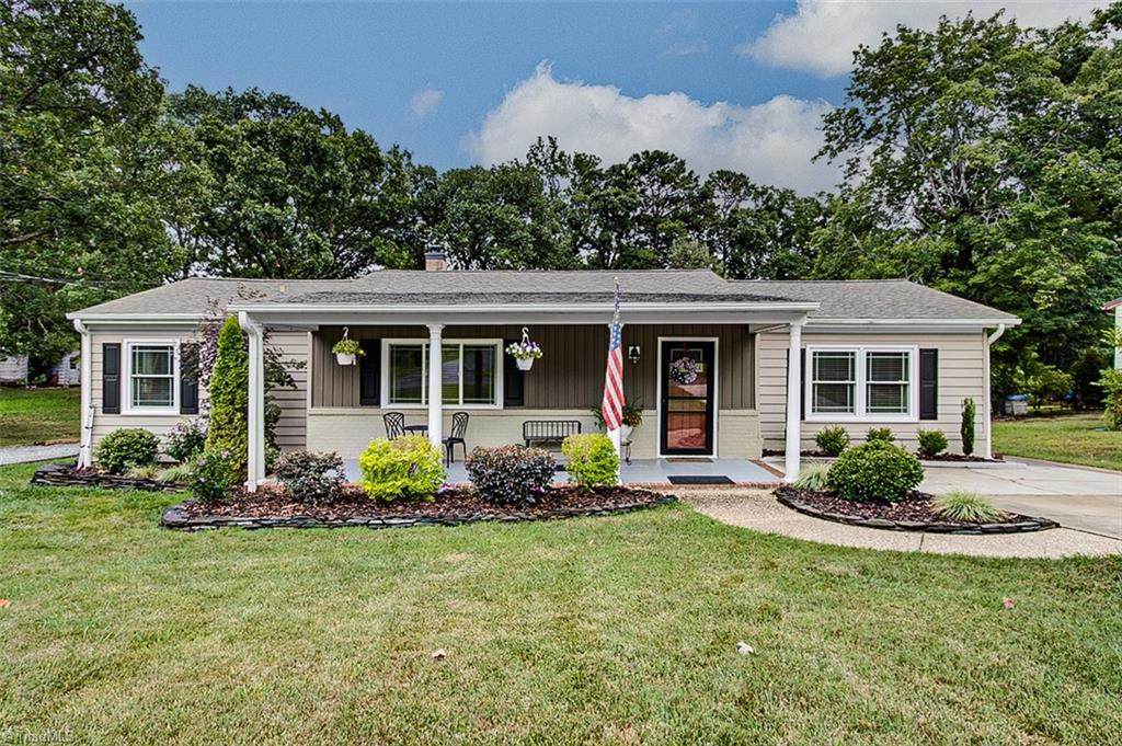 592 Morton Avenue - Photo 1