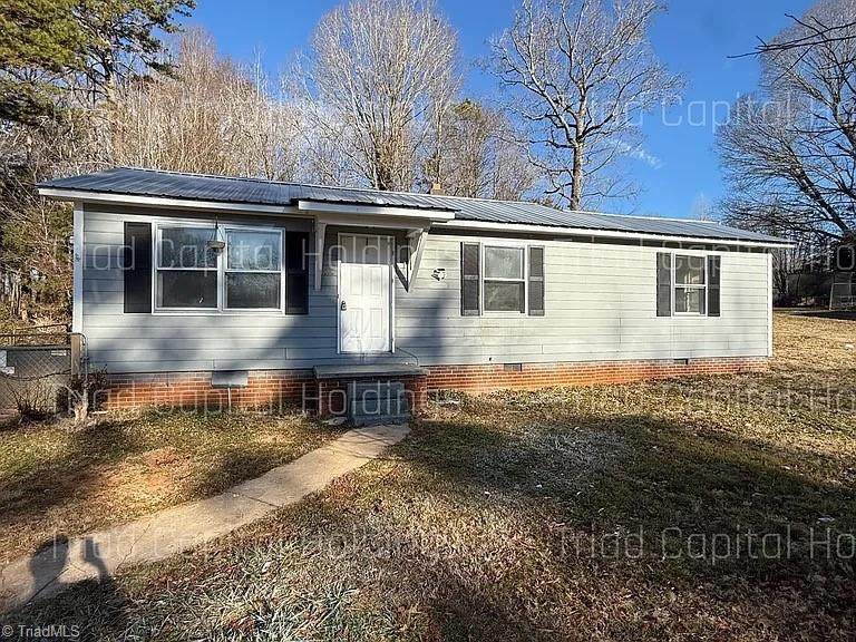 176 Coble Circle - Photo 1