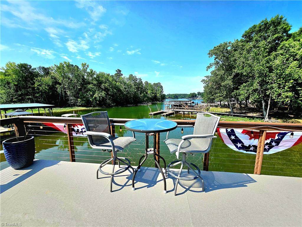 734 Pinehaven Drive - Photo 1