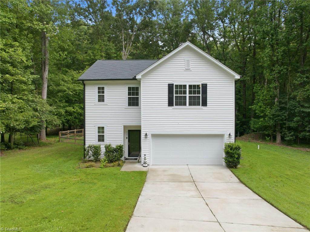 527 Dogwood Drive - Photo 1