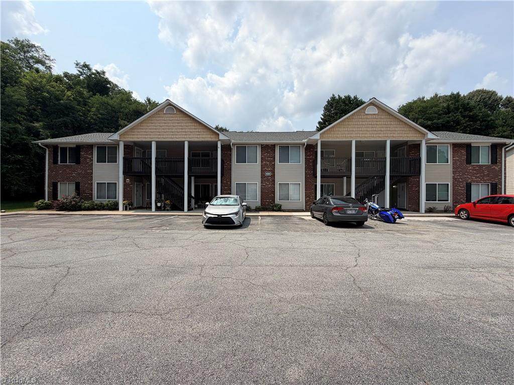 418 Westbrook Court - Photo 1