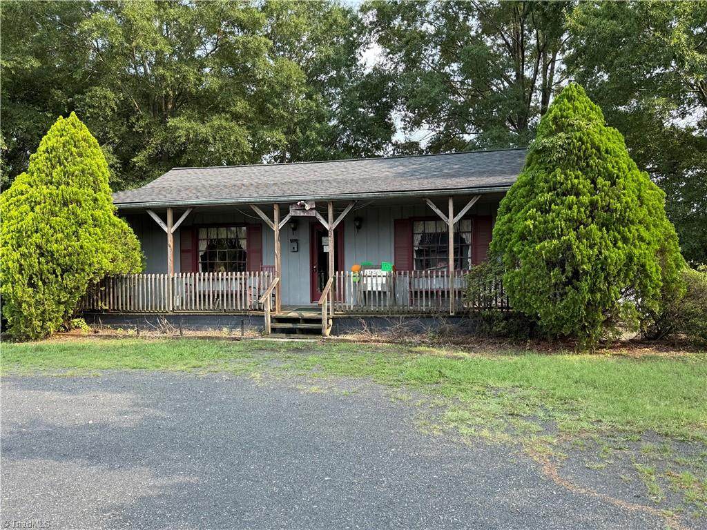 1624 Meadow Road - Photo 1