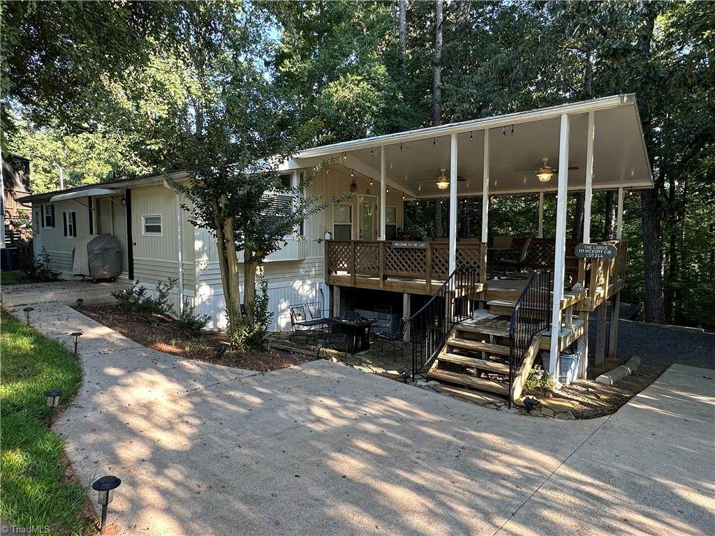 111 Hickory Circle - Photo 1