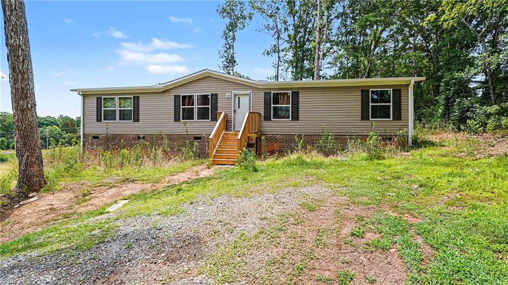 380 Avenue J - Photo 1