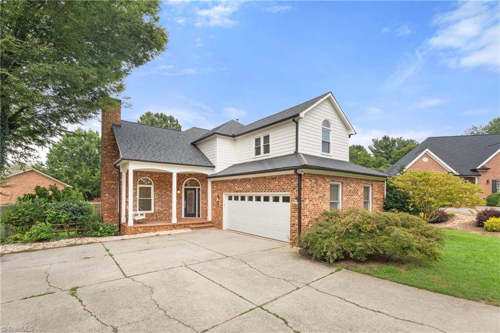 153 Suntree Drive - Photo 1