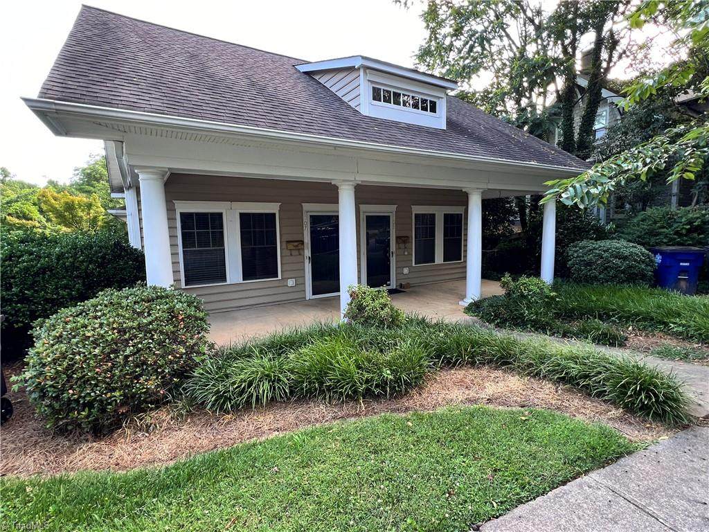 1107 West End Boulevard - Photo 1