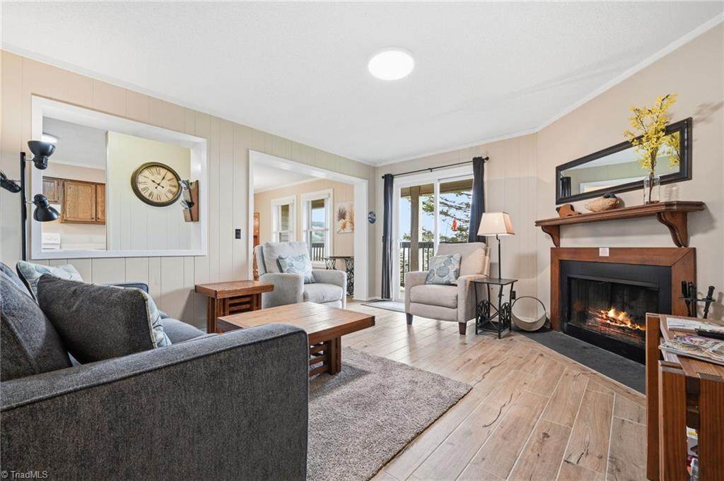 301 Pinnacle Inn Road - Photo 1