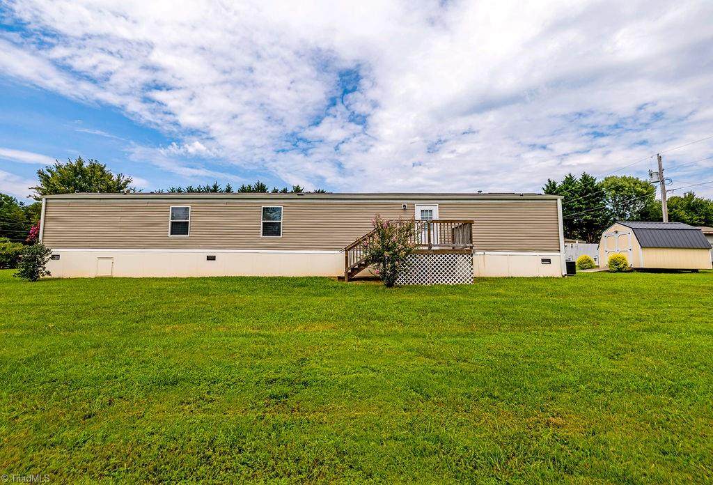 1095 Willow Creek Drive - Photo 1