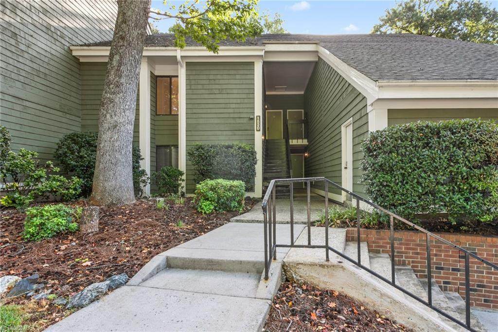 1520 Benjamin Parkway - Photo 1