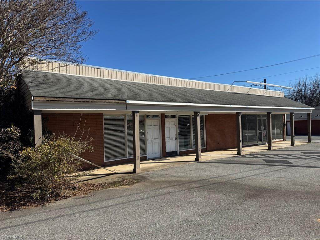 316 Center Street - Photo 1