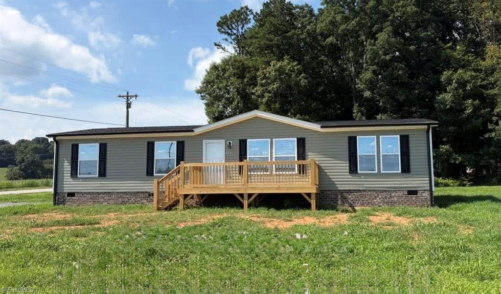 105 Luffman Road - Photo 1
