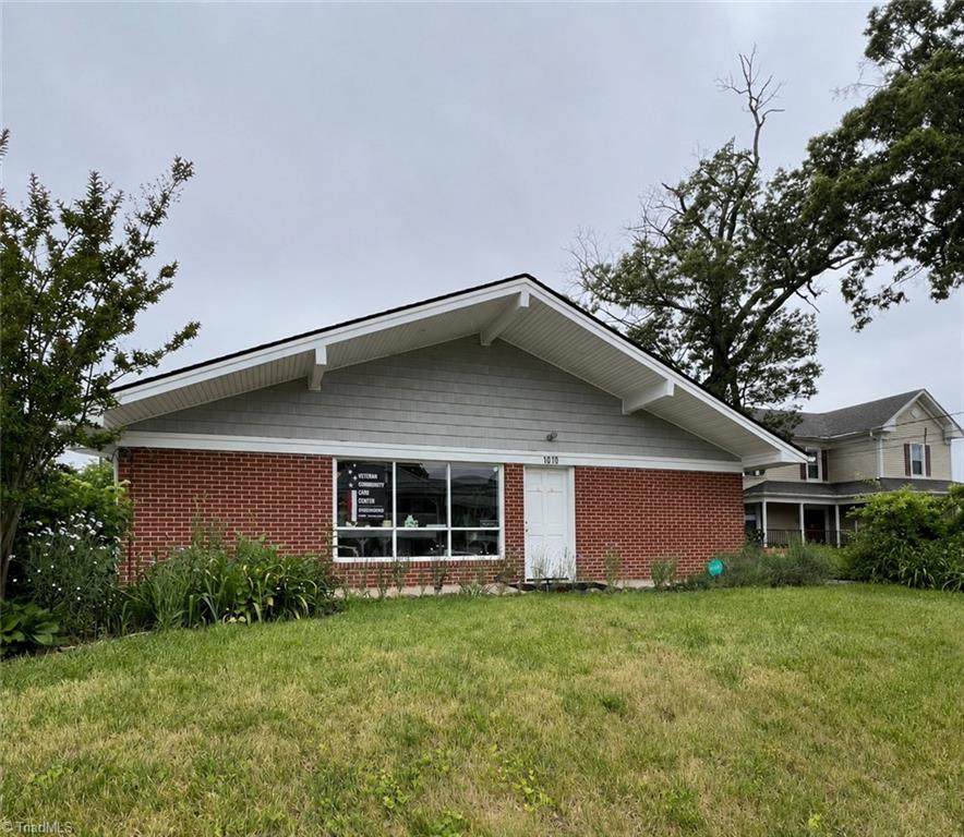 1010 Main Street - Photo 1