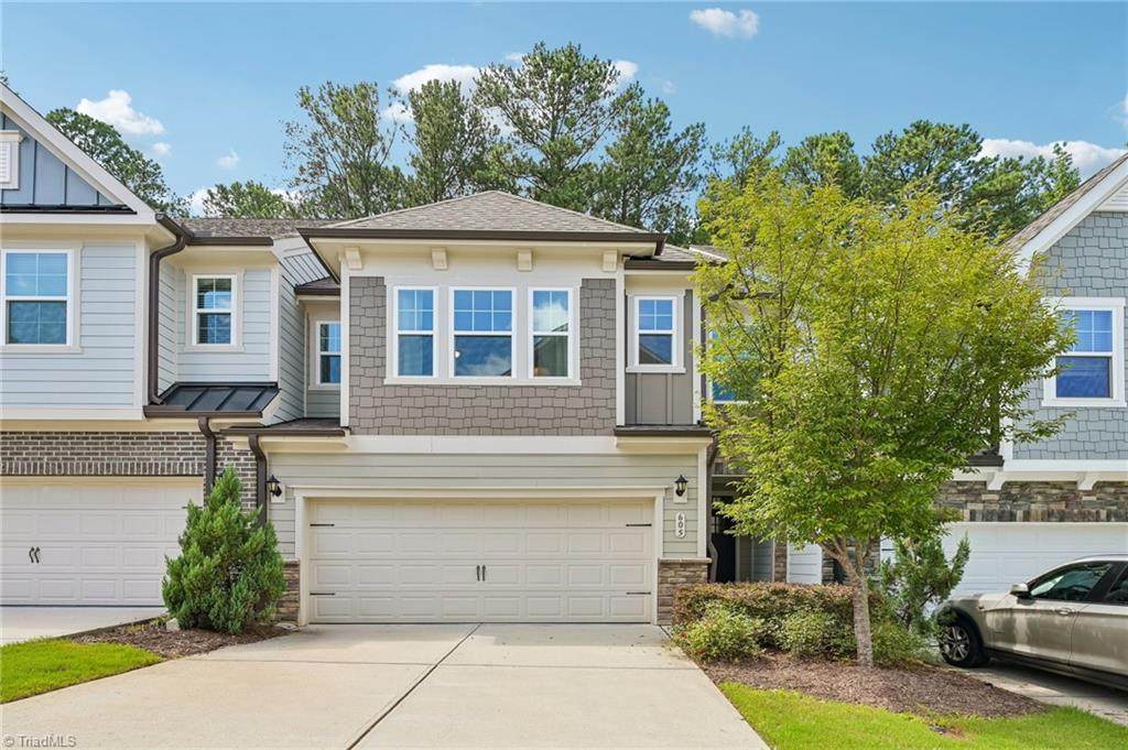 605 Newlyn Drive - Photo 1