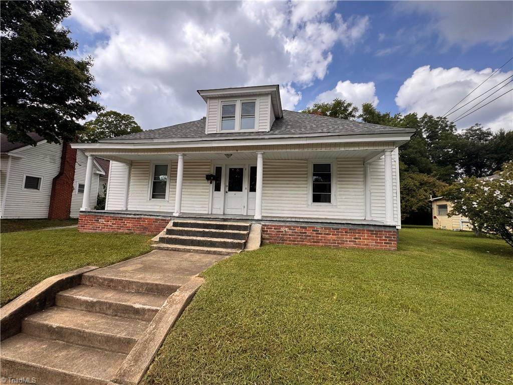 1118 Campbell Street - Photo 1