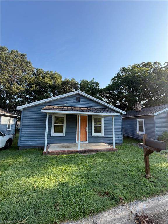 646 Gunn Street - Photo 1