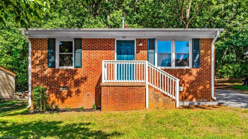 621 Spring Garden Circle - Photo 1