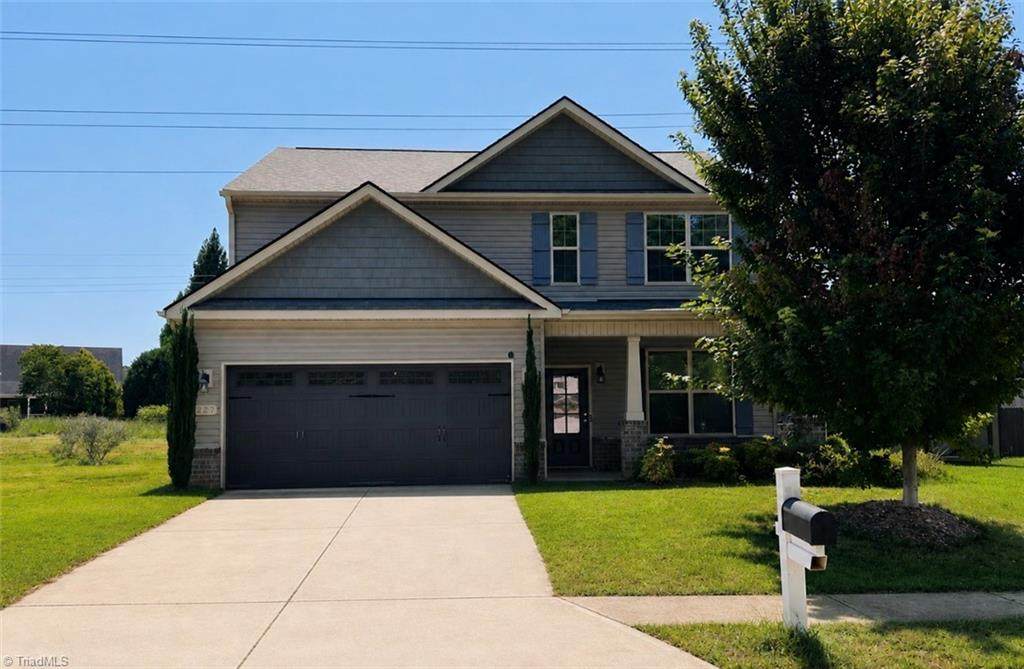 227 Fair Oaks Court - Photo 1