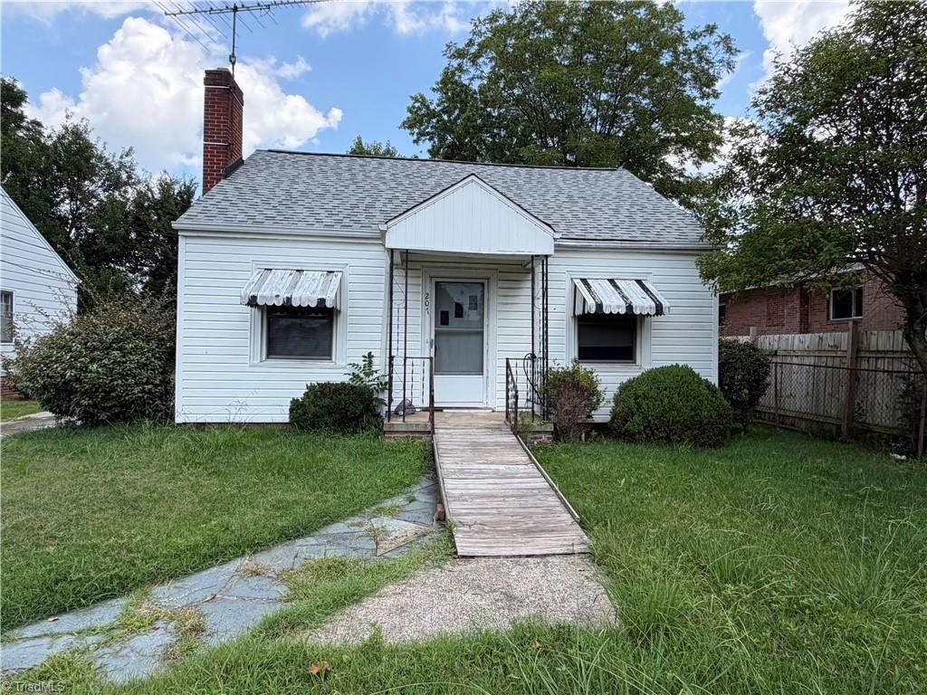 207 Woodbury Street - Photo 1