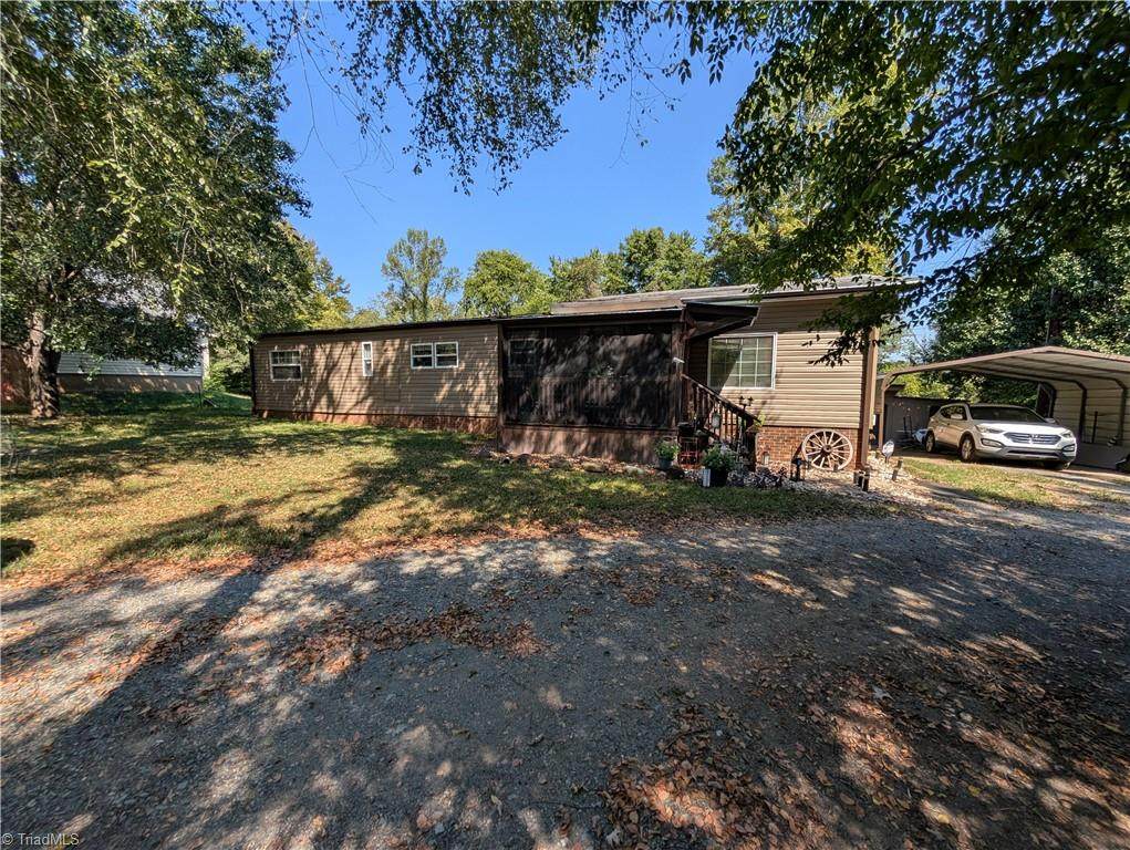 661 Eden Road - Photo 1