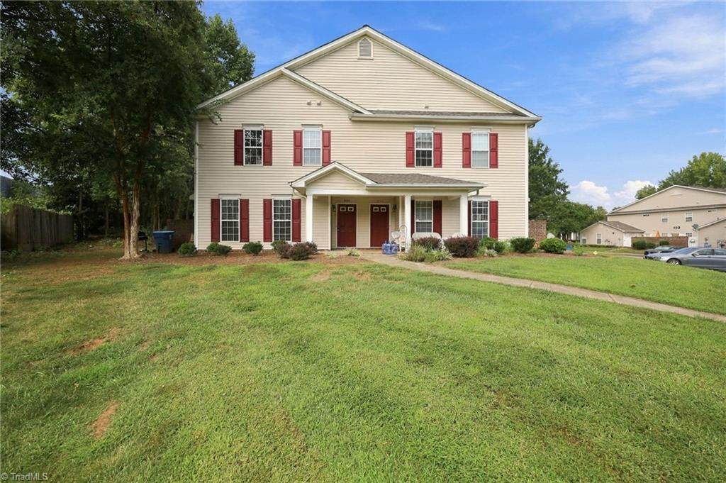 127 Pinewood Lane - Photo 1