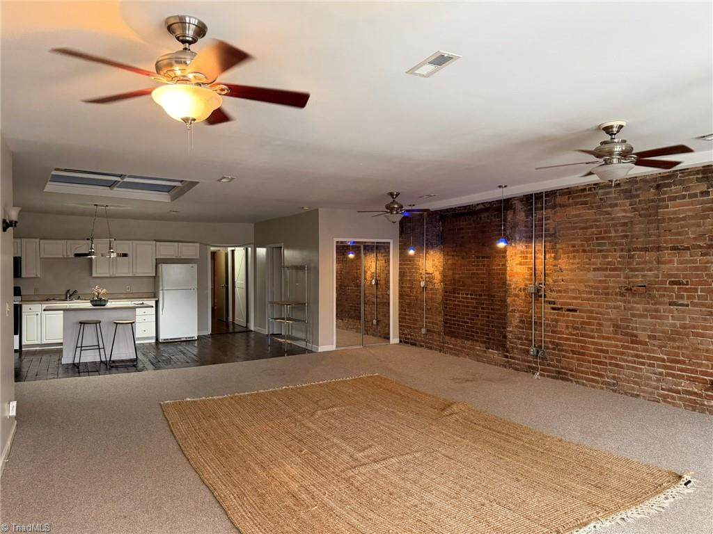 https://bt-photos.global.ssl.fastly.net/triad/orig_boomver_1_1235193-2.jpg