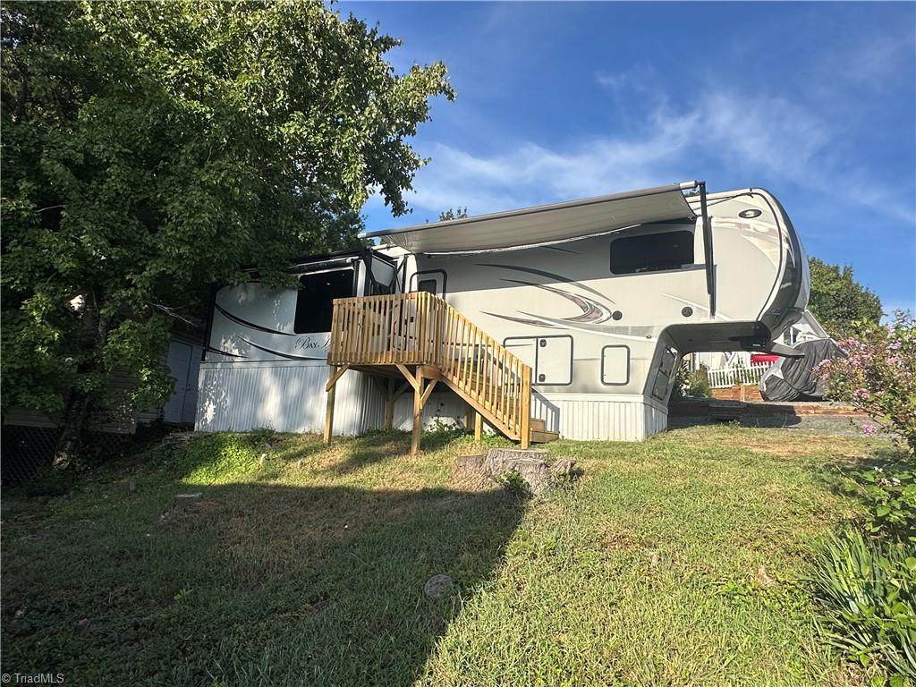 122 Eagle Drive - Photo 1