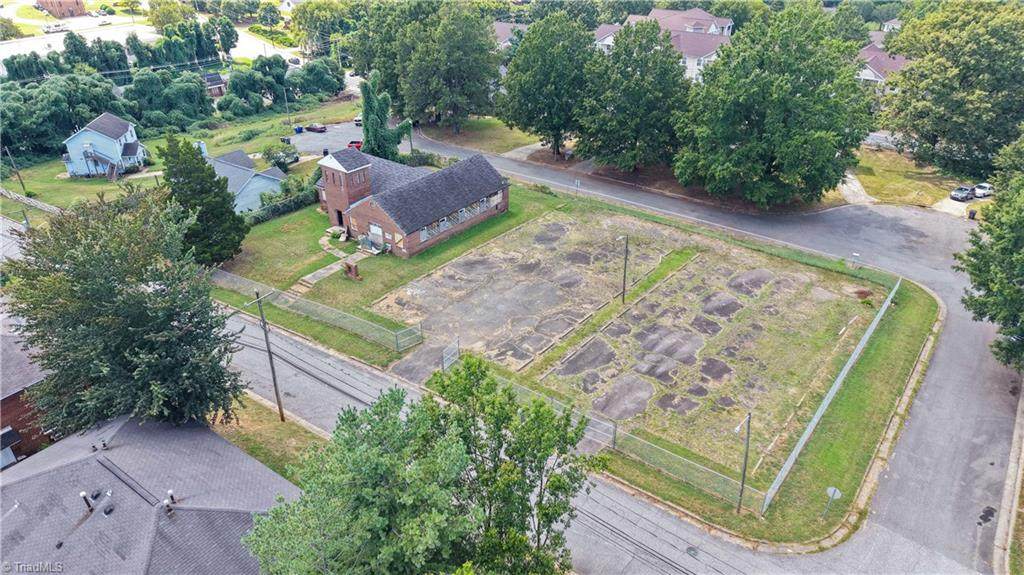 1326 Main Street - Photo 1