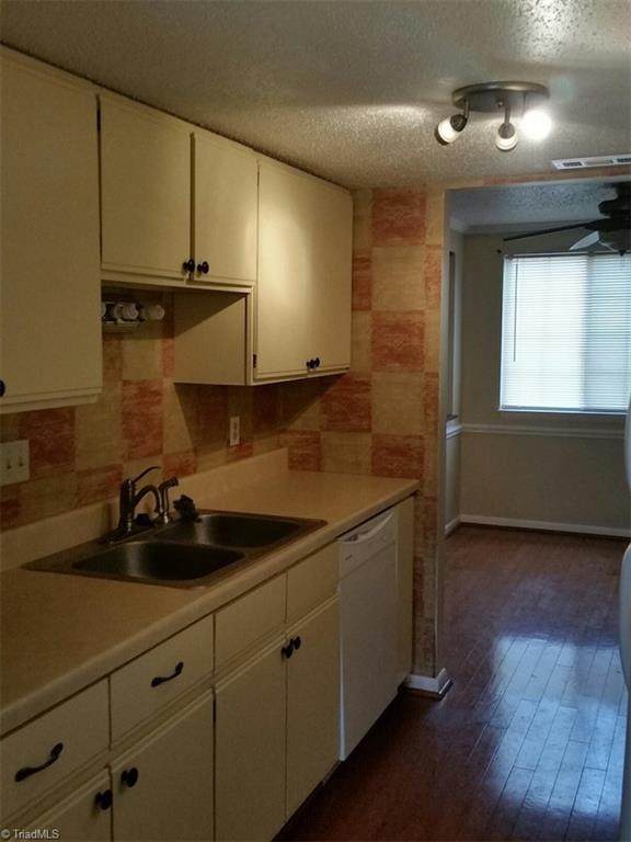 5514 Richland Street - Photo 1