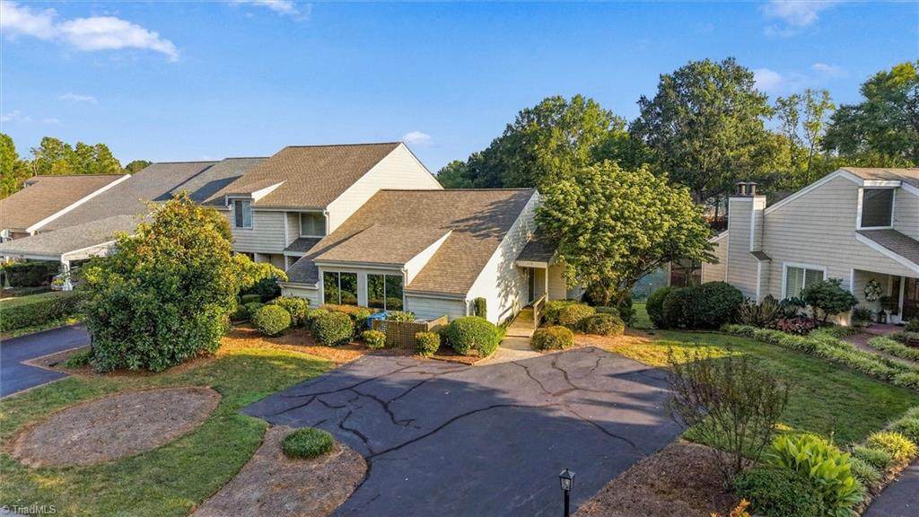 128 Golfview Drive - Photo 1