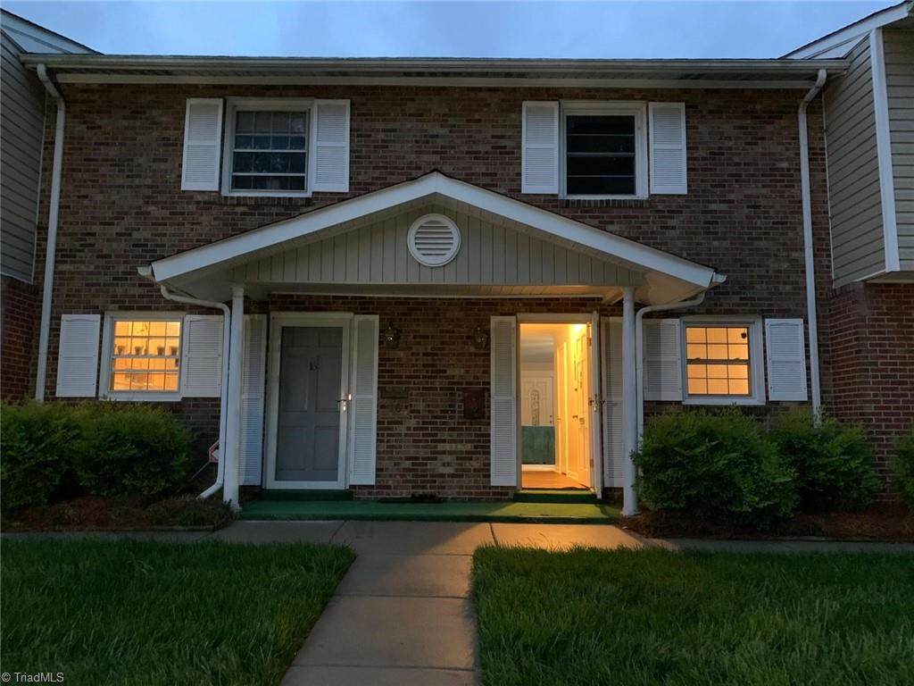 101 Oxford Place - Photo 1