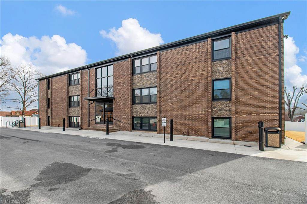 105 Dahl Street - Photo 1