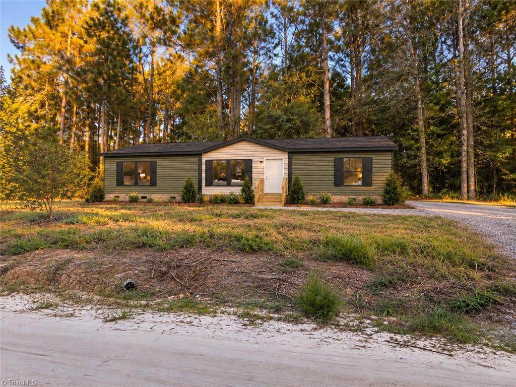 486 Scuppernong Circle - Photo 1