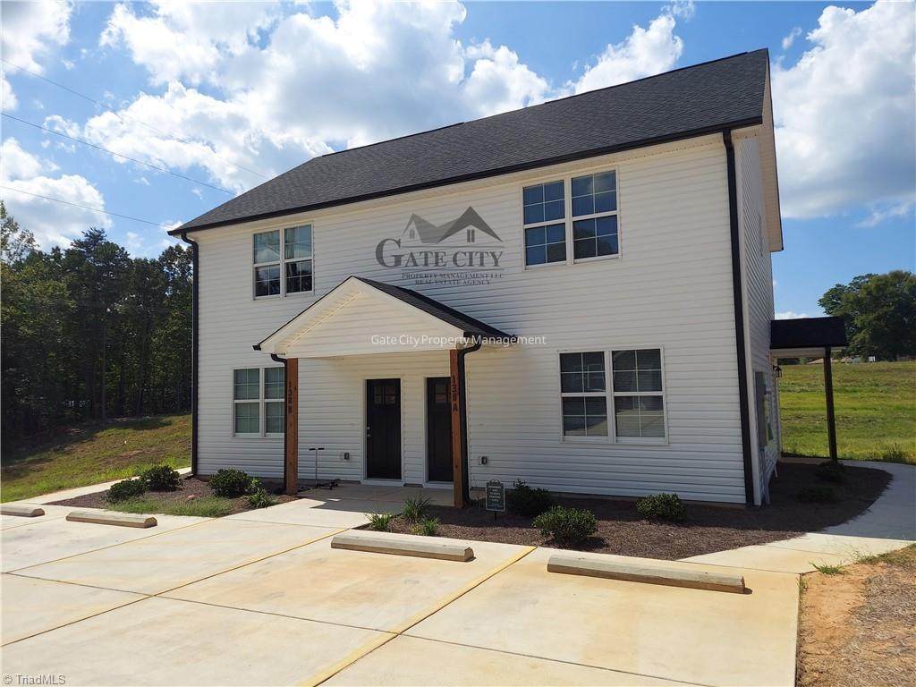 121 Diver Drive - Photo 1