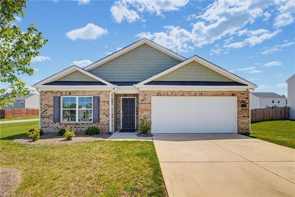 122 Stone River Way - Photo 1