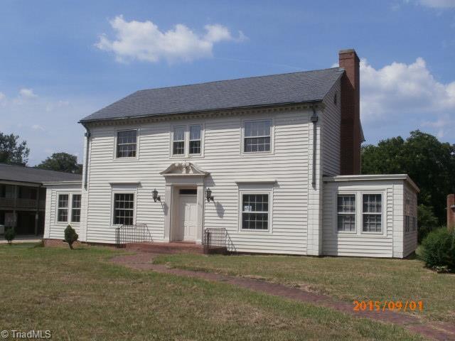 618 Sunset Avenue - Photo 1