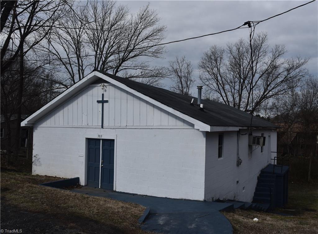 303 Lillie Drive - Photo 1