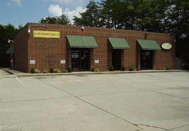 2918 Main Street - Photo 1