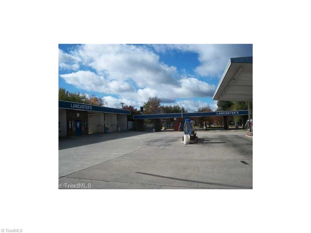 1009 Main Street - Photo 1