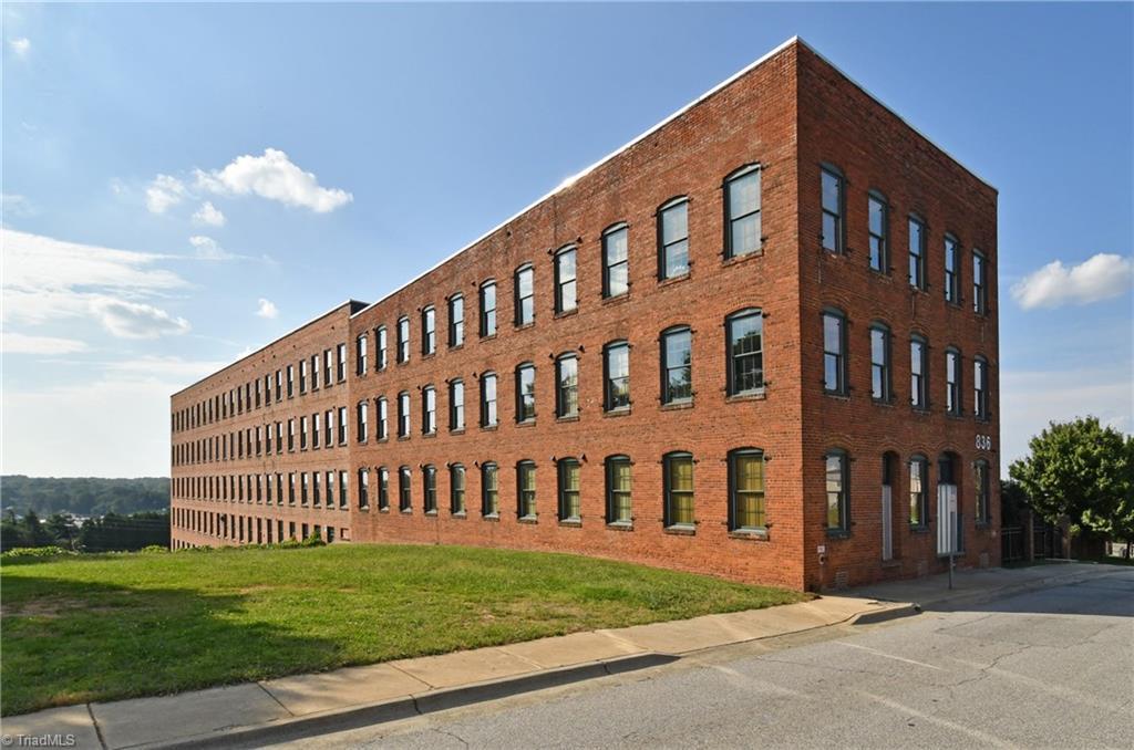 836 Oak Street - Photo 1