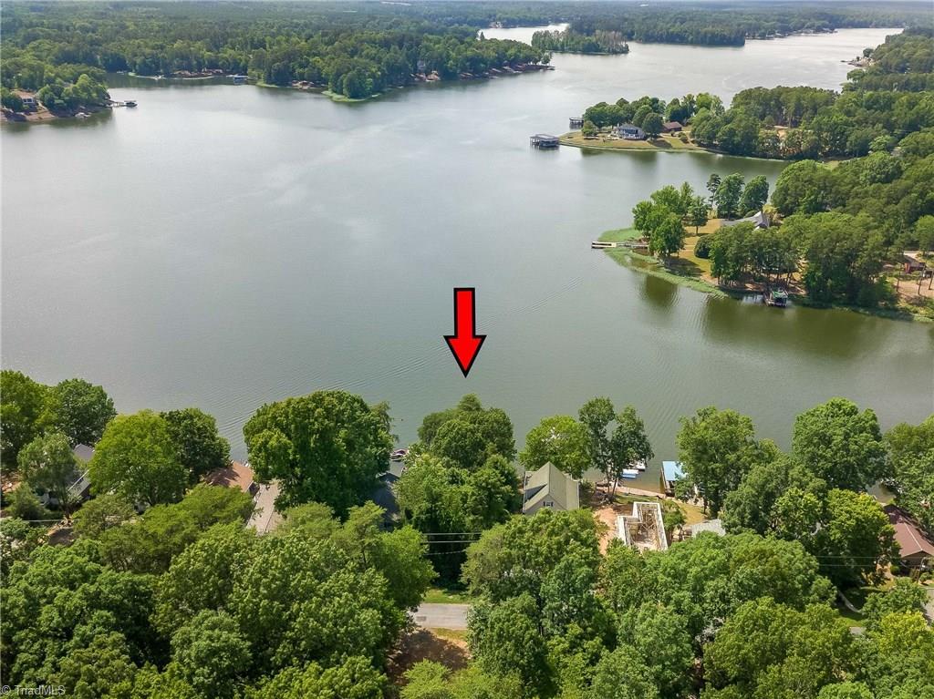 216 Shoreline Drive - Photo 1