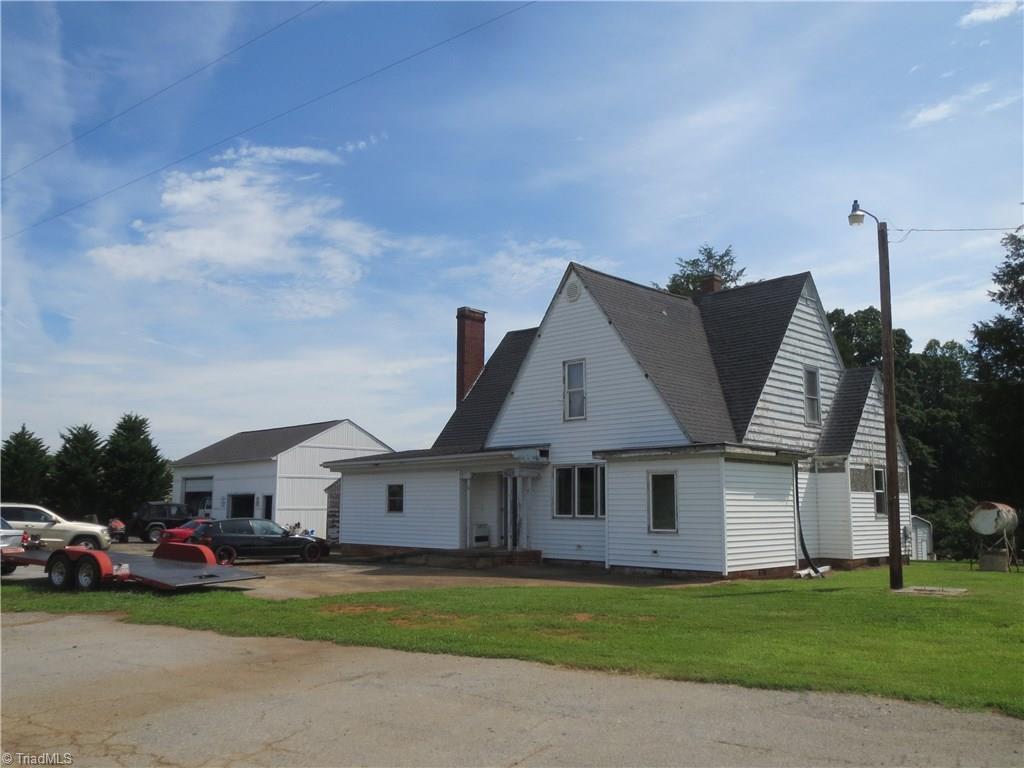 2800 Center Road - Photo 1