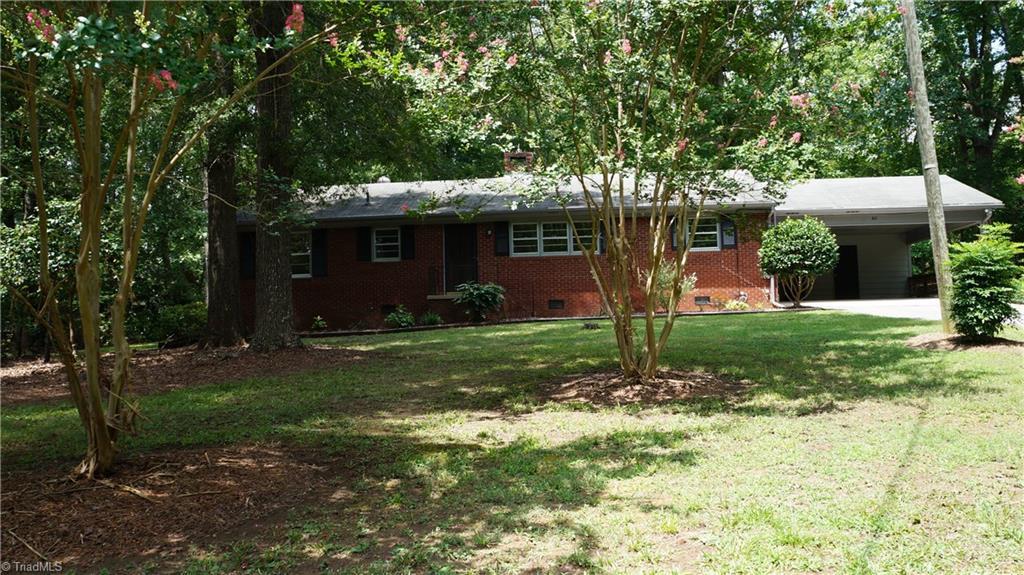 411 Emma Lane - Photo 1