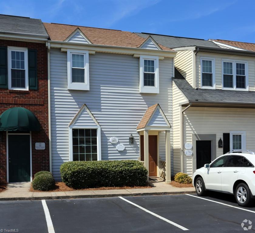 1348 Ashley Square - Photo 1