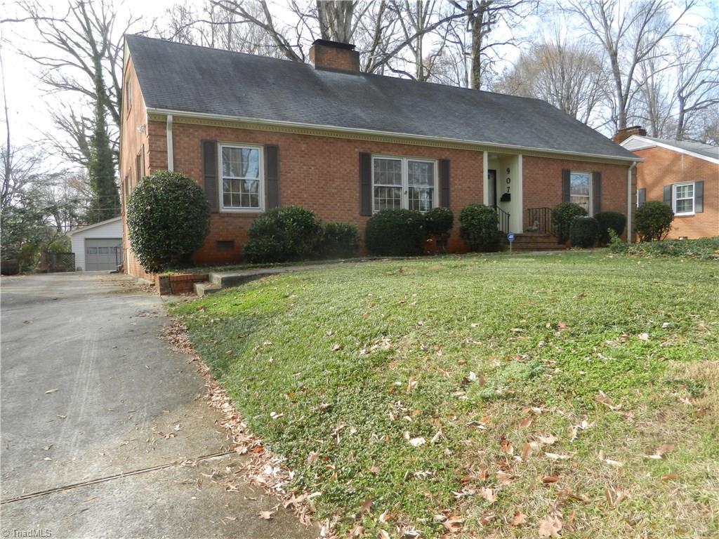 907 Onslow Drive - Photo 1