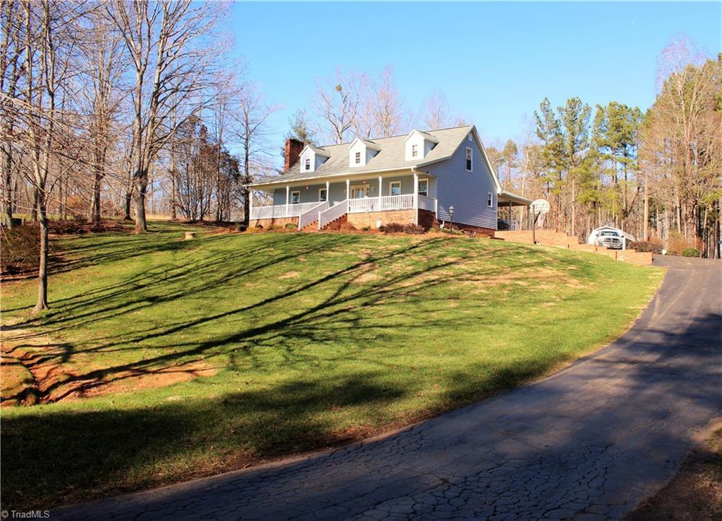 3192 Volunteer Road - Photo 1