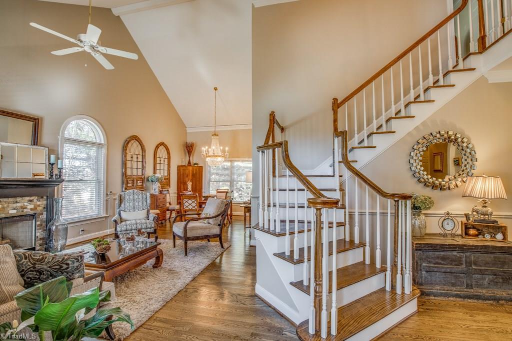 153 Suntree Drive - Photo 1